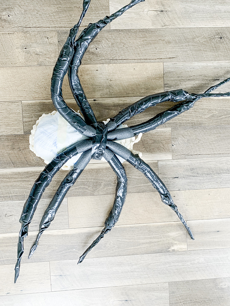 DIY Giant Spooky Halloween Spider Decorations ($15 for a HUGE spider!) Step By Step Tutorial