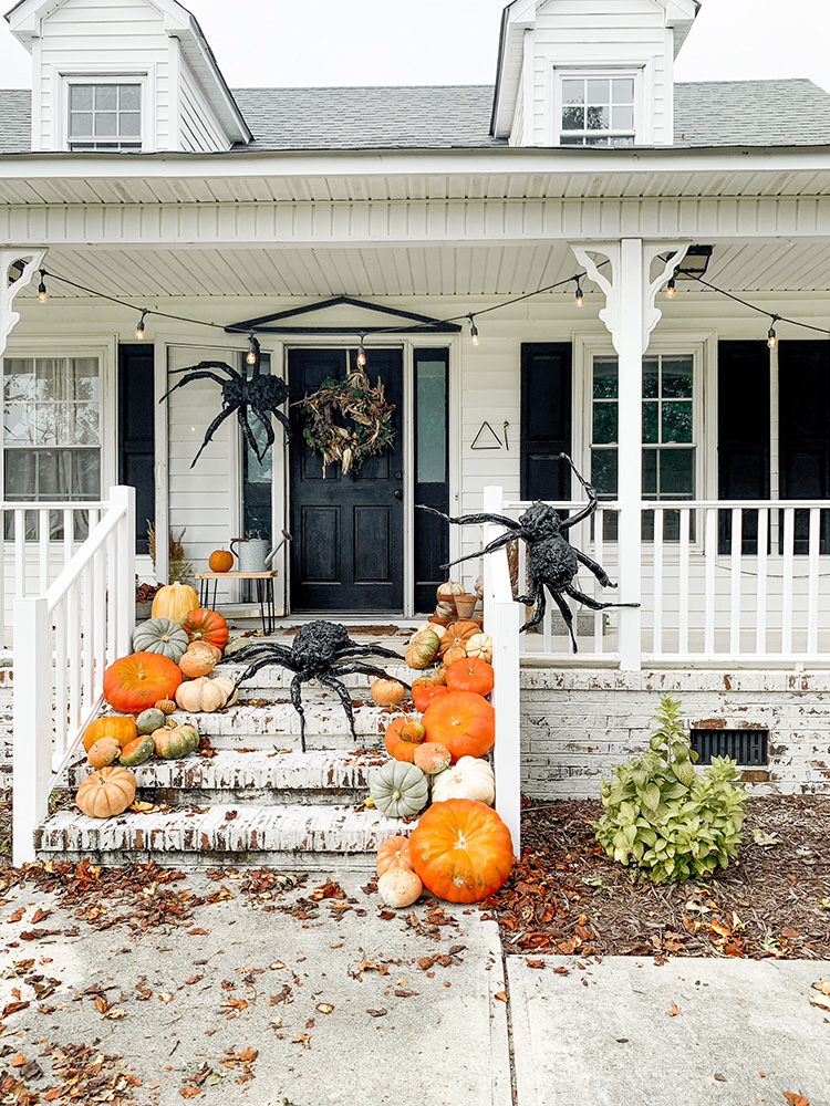Spooky DIY Giant Spider Front Porch For Halloween - Only $15 To Make